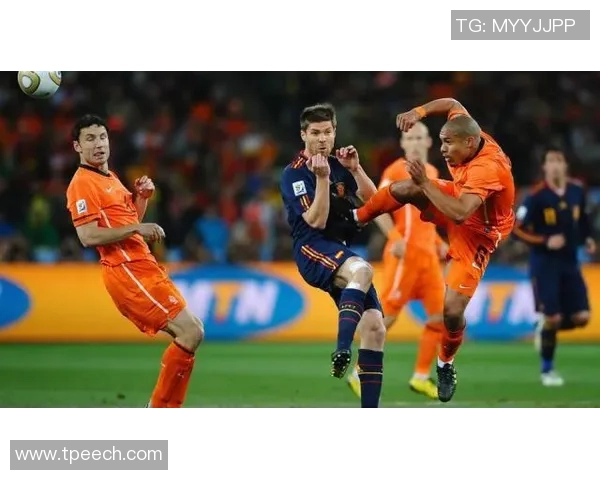 足球明星在比赛中精彩瞬间黄金爆头瞬间定格的震撼图片合集 足球明星在比赛中精彩瞬间黄金爆头瞬间定格的震撼图片合集