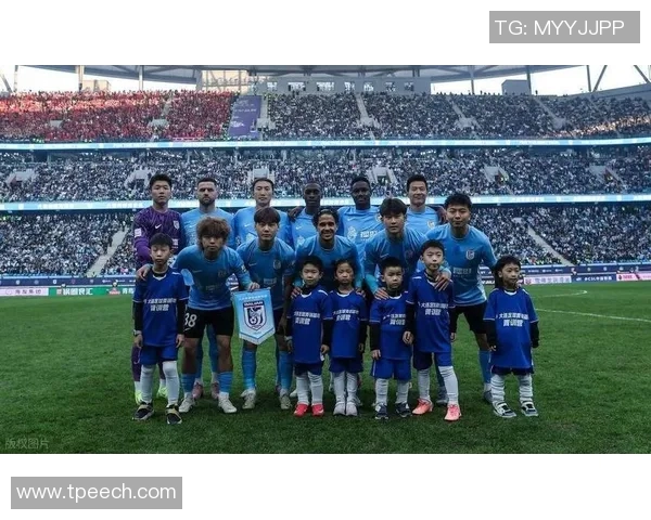 足球明星归国助力家乡发展重燃球迷热情与希望 足球明星归国助力家乡发展重燃球迷热情与希望