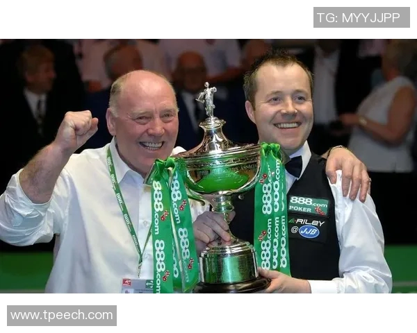 南京足球队在世锦赛中的默契配合与战术分析展现出球队的实力与潜力 南京足球队在世锦赛中的默契配合与战术分析展现出球队的实力与潜力